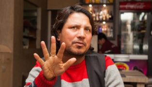 प्रचण्डलाई दिपकराज गिरीको प्रश्न : सामन्त नहुन विदेशी बैंकमै पैसा राखौँ त कमरेड ?