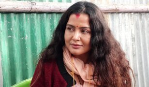 आमा बन्दै रेखा थापा