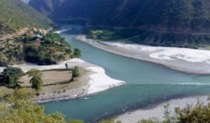 कामदारको अवरोधपछि सुनकोसी-मरिन डाइभर्सनको काम बन्द