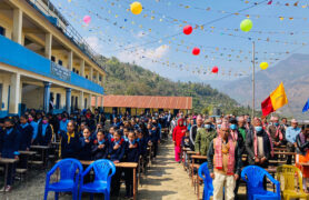 कक्षाकोठामा स्मार्ट टिभी, शिक्षकको हातमा ल्यापटप