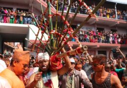 नवौँ तथा अन्तिम पटक जिब्रो छेडाउँदै बुद्धकृष्ण