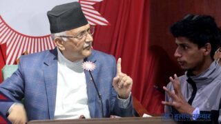 प्रश्नकर्ता पत्रकारलाई ओलीकाे प्रतिप्रश्न : तपाईँ माओवादी हाे ?