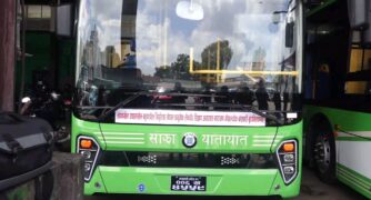 सञ्चालनमा आयाे साझा यातायातकाे बिजुली बस
