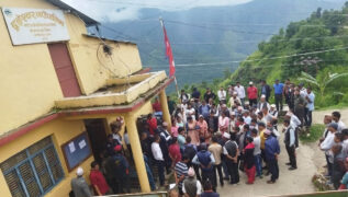 कर्णालीमा करार कर्मचारी निष्काशन विवाद : कतै कार्यालय तोडफोड, कतै तालाबन्दी
