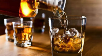 वर्षमा पौने चार अर्बको विदेशी रक्सी पिउछन् नेपाली