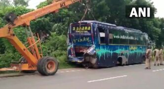 गोवा जान लागेकाे बसलाई ट्रकले ठक्कर दिँदा चार नेपालीको मृत्यु