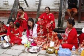 वसन्तपुरमा ‘जीवित देवी’ कुमारीको सामूहिक पूजा (फाेटाेफिचर)