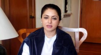 बलिउड हिरोइन भाग्यश्रीकाे पाटन र पशुपति घुमघाम, भनिन्- नेपाल सुन्दर र शान्त पाएँ