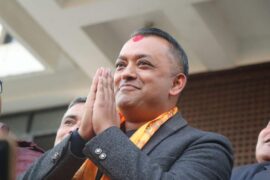 गगनमाथि घेराबन्दी