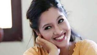 कलाकार कुन्जना घिमिरेलाई ‘सामाजिक सञ्जालमा’ तुच्छ गाली र नग्न तस्बिर !