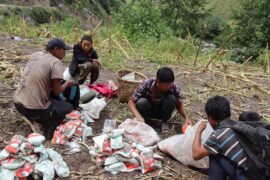 दुर्गम गाउँका बस्तीमै नुन पाइन थालेपछि स्थानीय खुसी