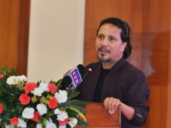 म भन्दा ठूलो व्यंग्यकार केपी ओली हुन् : दीपकराज गिरी