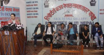 कलाकारको गाईजात्रा : ओलीदेखि गिरिजासम्मको क्यारिकेचर र व्यङ्ग्य