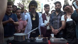 पर्वतीय उडान सकेर काठमाडौंको स्काइवाक आइपुगे ‘डली चायवाला’